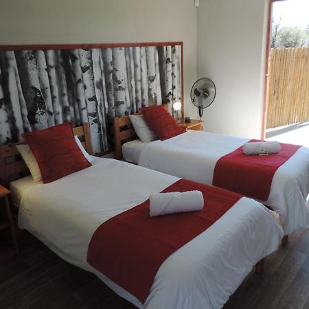 Teri-Lemveli Lodge Beaufort West Εξωτερικό φωτογραφία