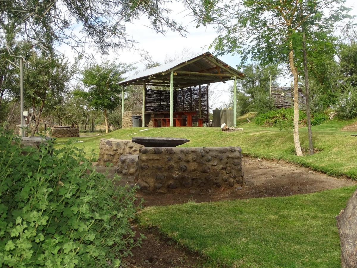 Teri-Lemveli Lodge Beaufort West Εξωτερικό φωτογραφία