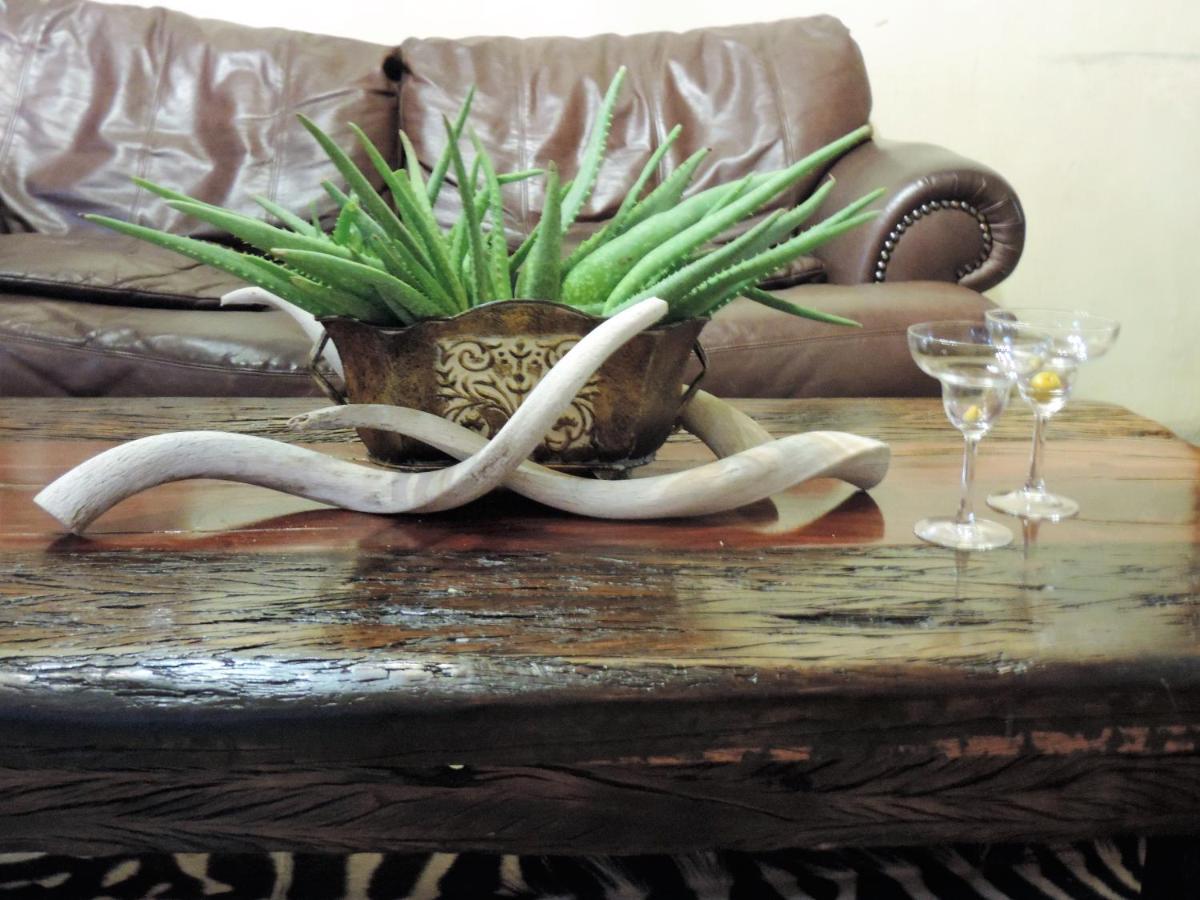 Teri-Lemveli Lodge Beaufort West Εξωτερικό φωτογραφία