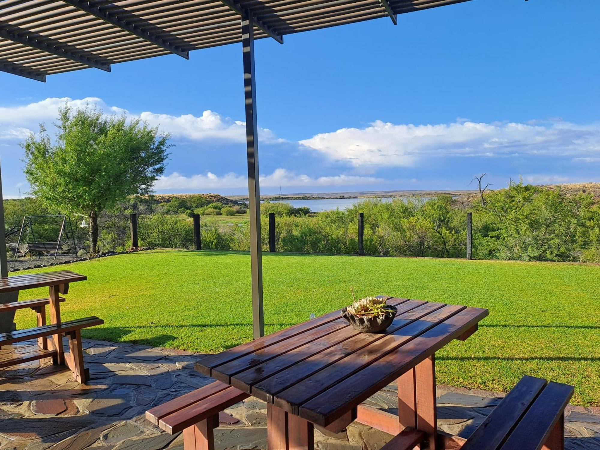 Teri-Lemveli Lodge Beaufort West Εξωτερικό φωτογραφία