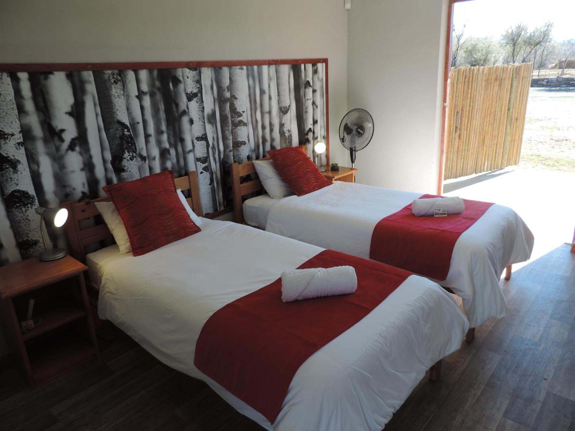 Teri-Lemveli Lodge Beaufort West Εξωτερικό φωτογραφία