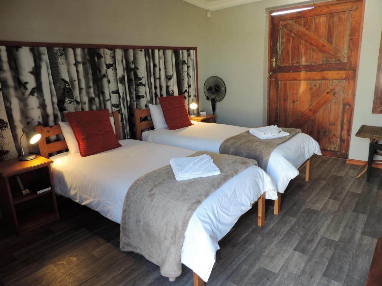 Teri-Lemveli Lodge Beaufort West Εξωτερικό φωτογραφία