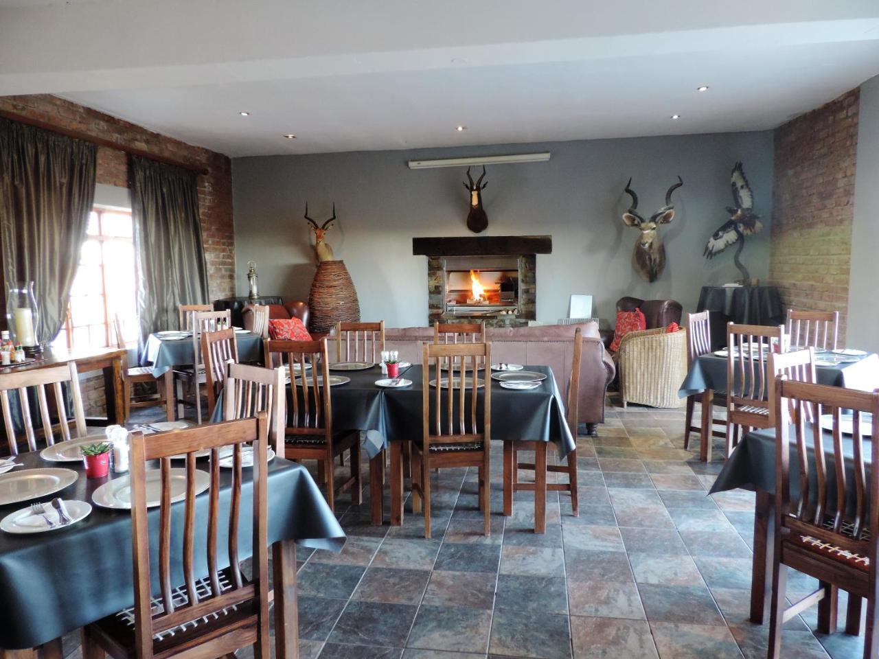 Teri-Lemveli Lodge Beaufort West Εξωτερικό φωτογραφία