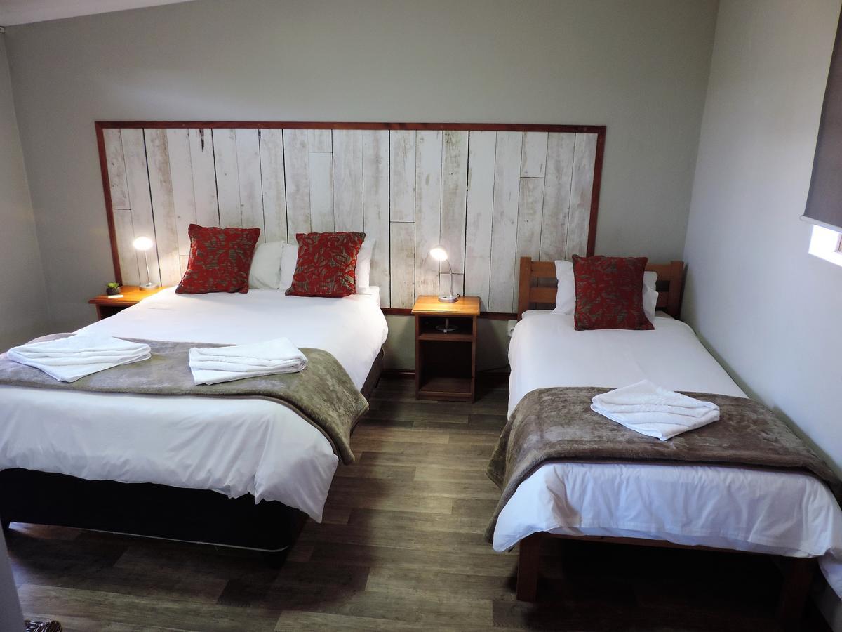Teri-Lemveli Lodge Beaufort West Εξωτερικό φωτογραφία