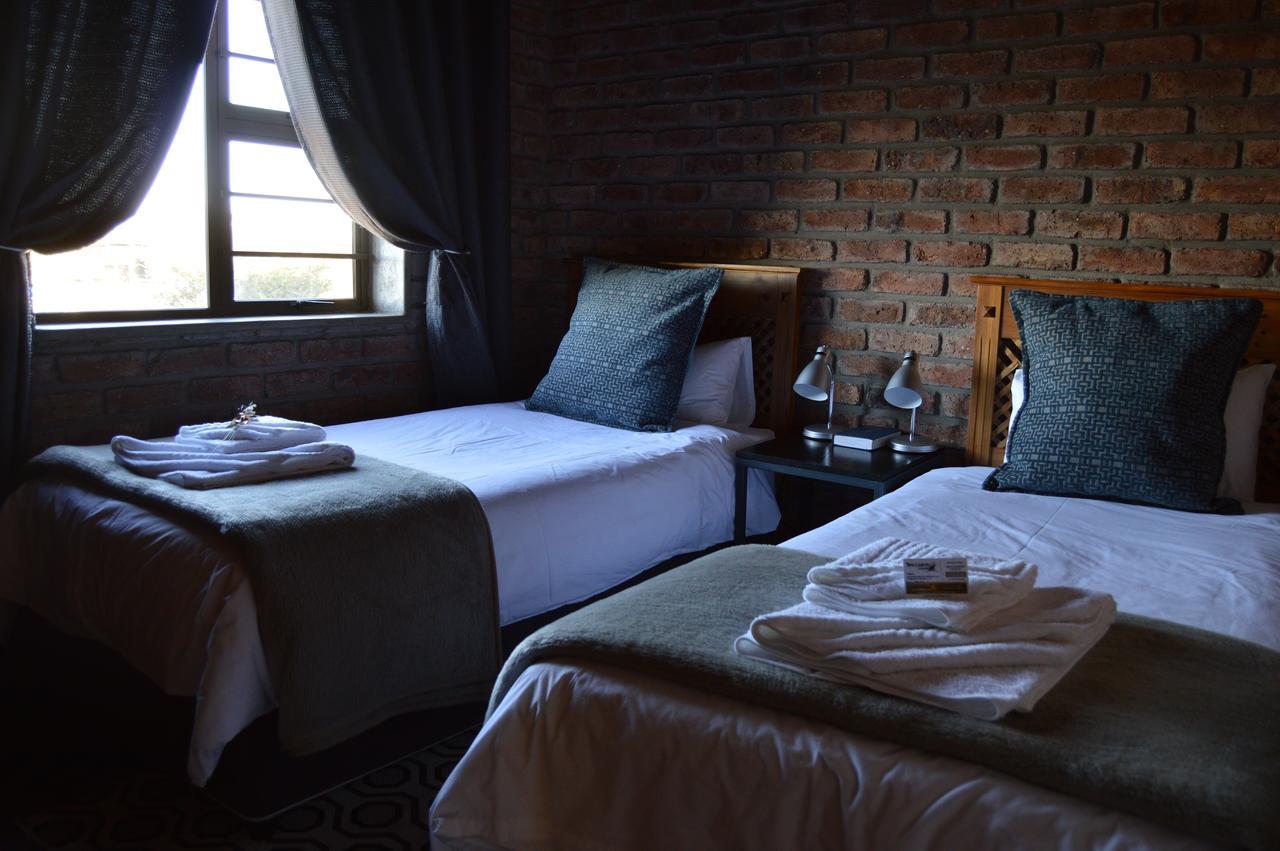 Teri-Lemveli Lodge Beaufort West Εξωτερικό φωτογραφία