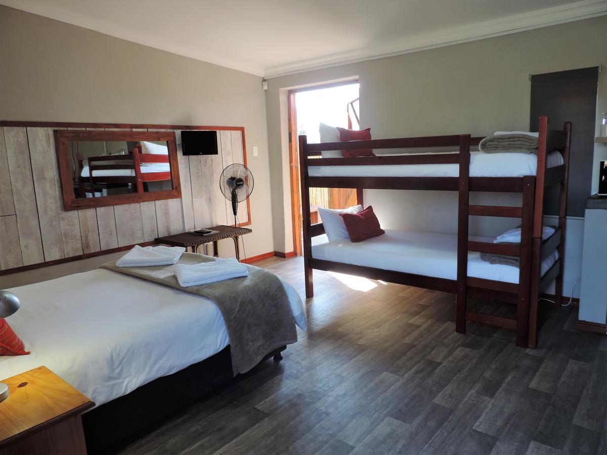 Teri-Lemveli Lodge Beaufort West Εξωτερικό φωτογραφία